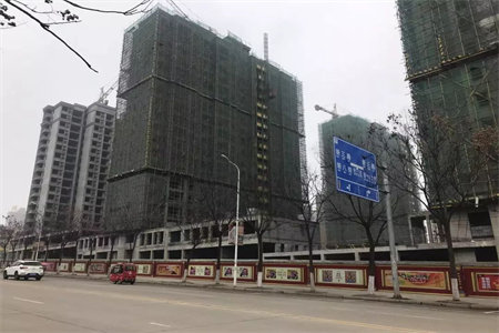 羊山新区紫荆花园3室2厅2卫80万134m2精装修出售